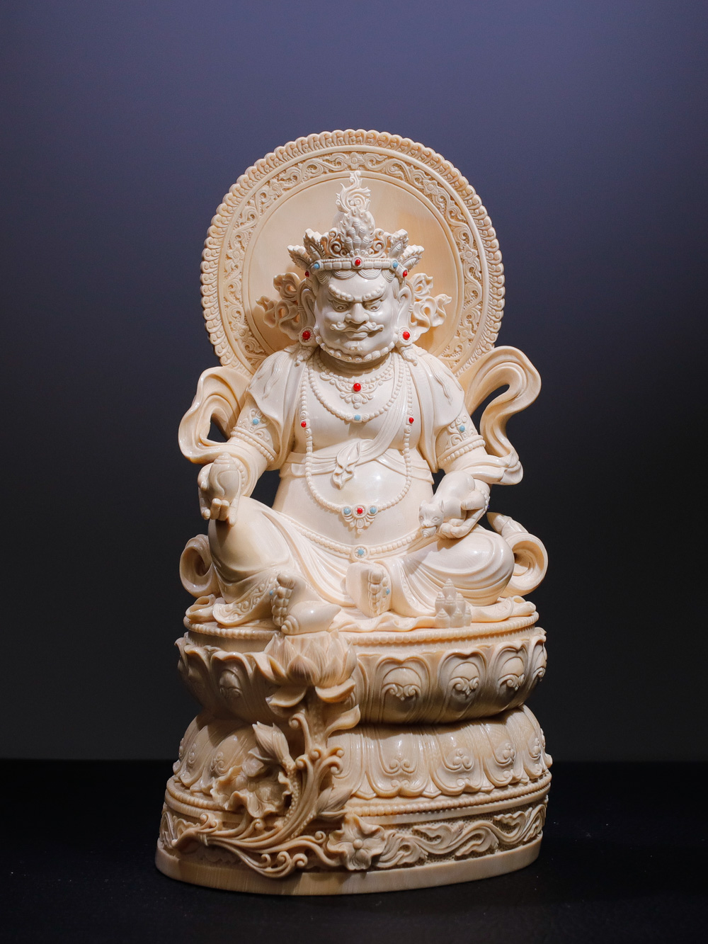 《財(cái)寶天王》賞擺，極品猛犸牙雕冰料黃財(cái)神擺件